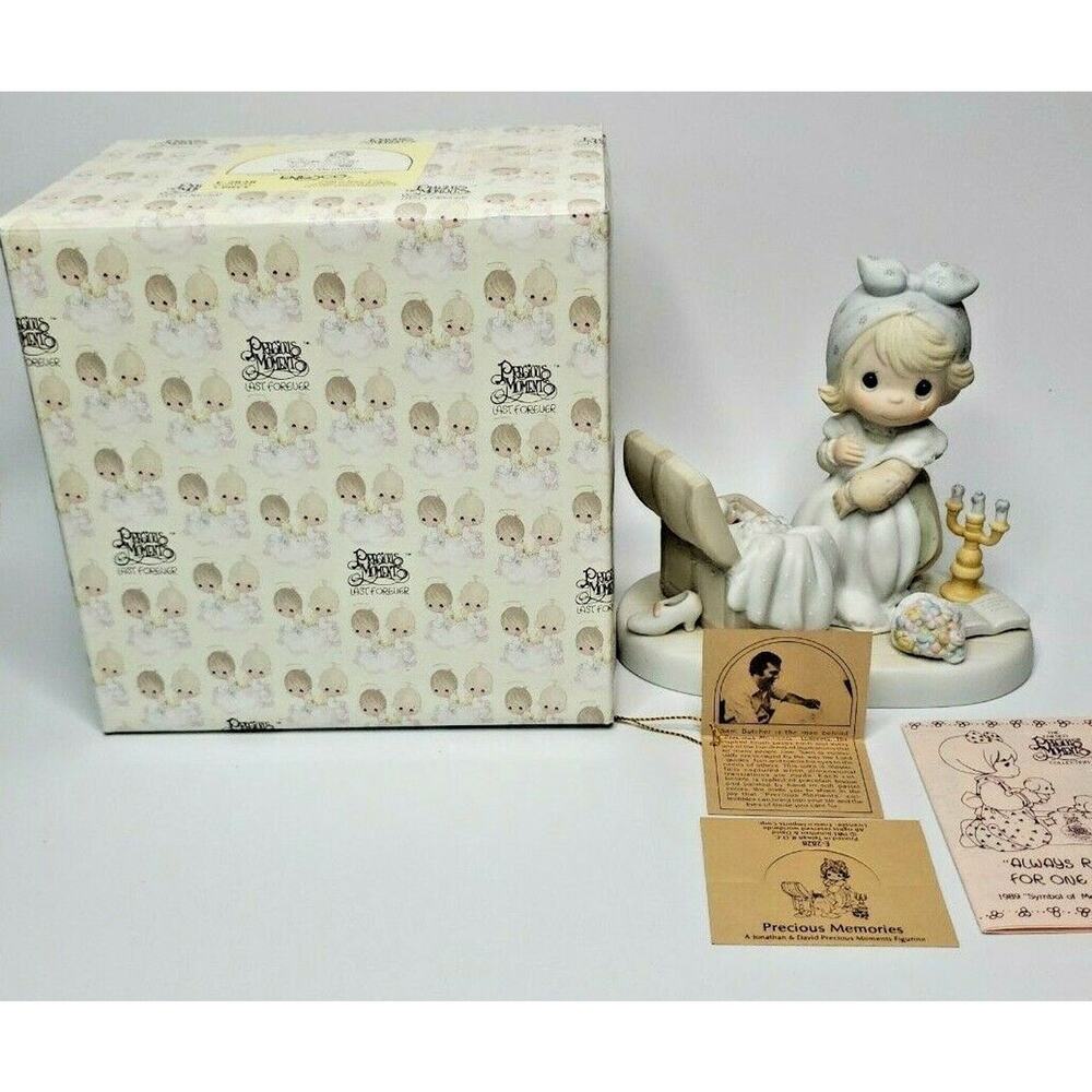 Vintage 1983 Precious Moments Precious Memories‎ E-2828 Porcelain Figurine U135